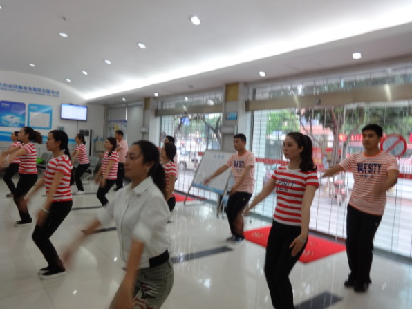 活力營(yíng)銷(xiāo) 青春風(fēng)采 營(yíng)銷(xiāo)部代表隊(duì)獲公司廣播體操比賽第二名