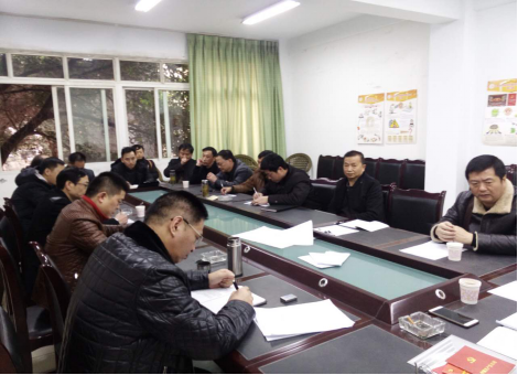 加強理論學(xué)習(xí) 爭做合格黨員