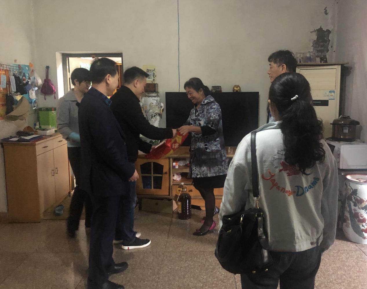 走訪慰問困難戶,真情關愛暖人心