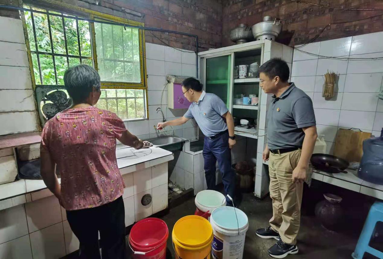 集團(tuán)公司黨委書記、董事長周燕賓深入基層開展“為群眾辦實事”工作