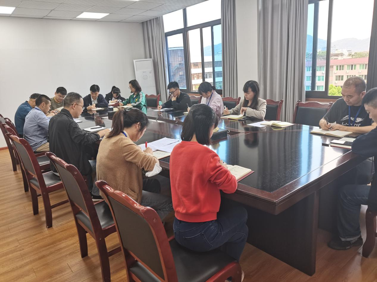 公司一支部召開(kāi)九月黨員大會(huì)暨主題黨日活動(dòng)