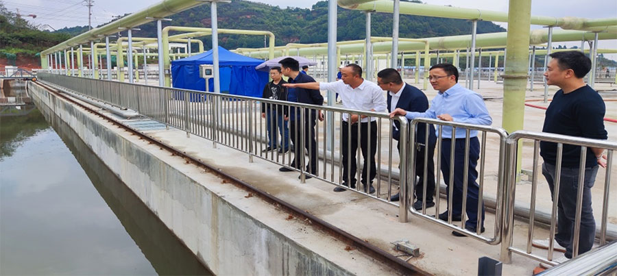 清源水務(wù)公司黨委書記、董事長周燕賓到高新產(chǎn)業(yè)園第二污水處理廠調(diào)研