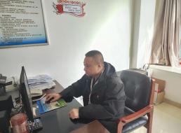 《榜樣在身邊》系列報道——莫正平、梁元 恒心堅守鑄典范，砥礪前行綻光芒