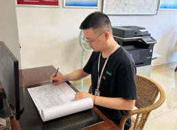 《榜樣在身邊》系列報道——工作標(biāo)兵 江一航、優(yōu)秀青年 李玉涵